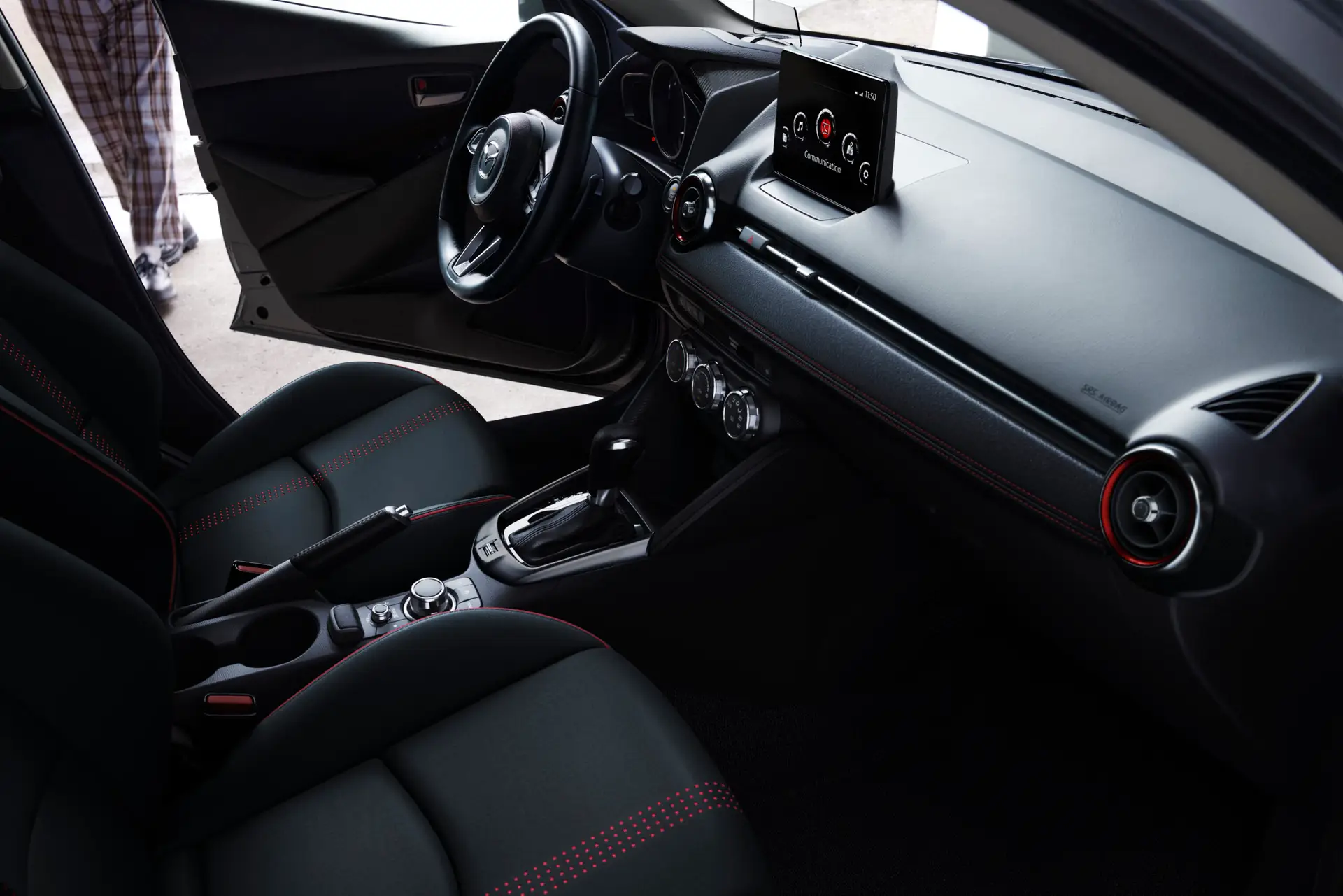 RS71785_DNFTLA4_Mazda2_Sport_2023_versiones_Grand_Touring_LX_Retocadas_Interior_001