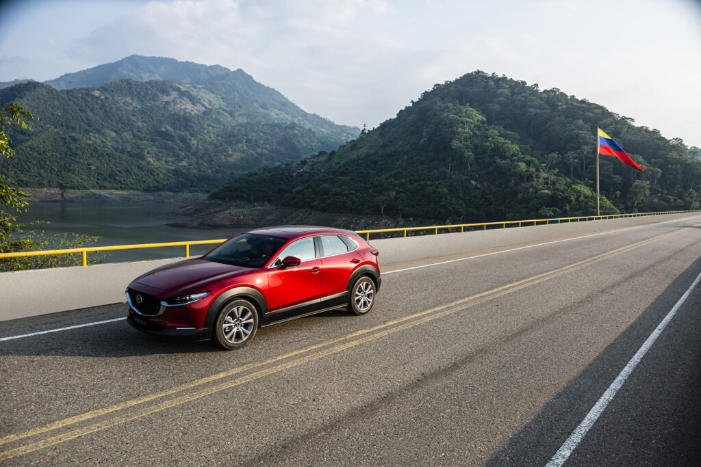 RS56441_Mazda_CX-30_2022_Versiones_Grand_Touring_Hibrido_Retocadas_Exterior_01
