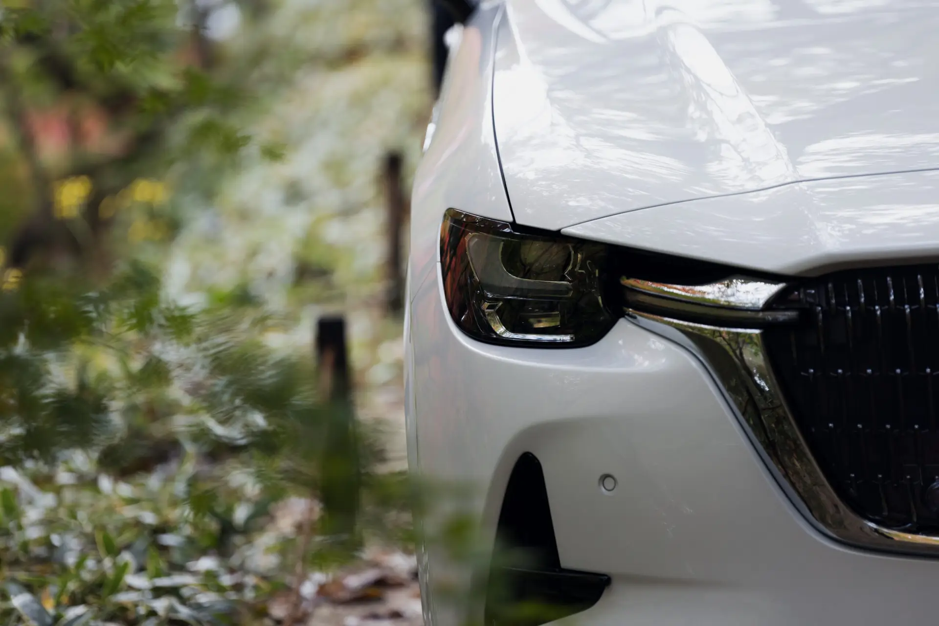 RS63887_KHL1_KST8LA2_Mazda_CX-60_2023_versiones_Grand_Touring_LX_Blanco_Rhodium_Retocadas_Exterior_010