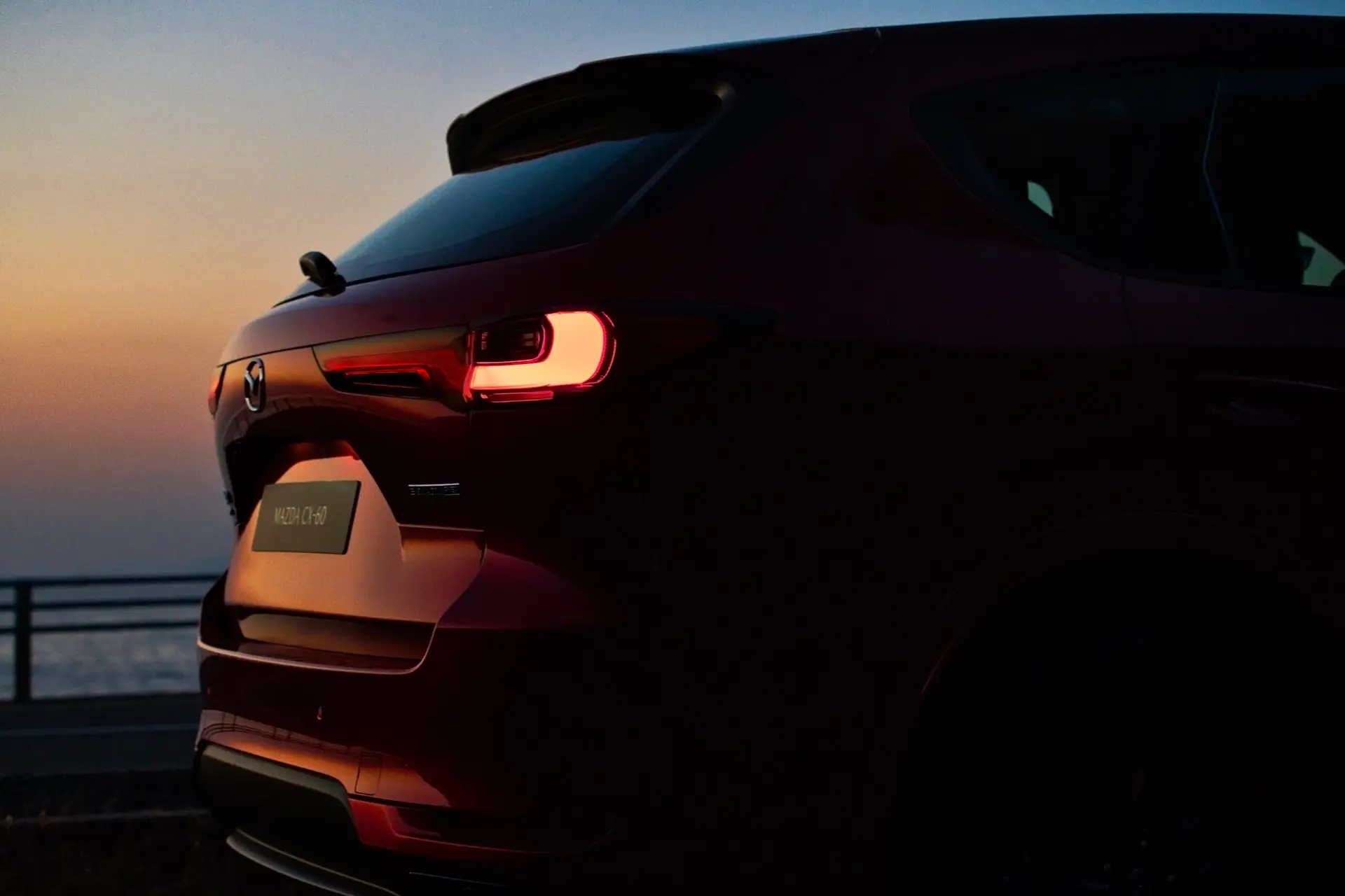 RS63911_KHL1_KST8LA2_Mazda_CX-60_2023_versiones_Grand_Touring_LX_Rojo_Diamante_Retocadas_Exterior_002