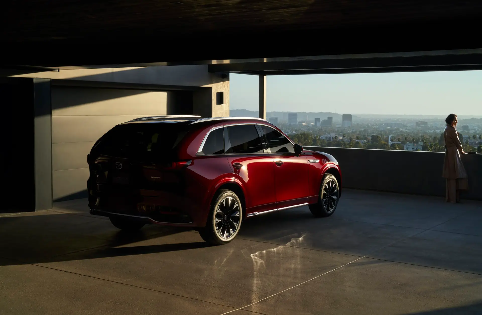 RS64070_2022_CX-90_US_LHD_C002w_High+_EXT_RQ_ArtisanRed_H3T_until_Jan31th2028