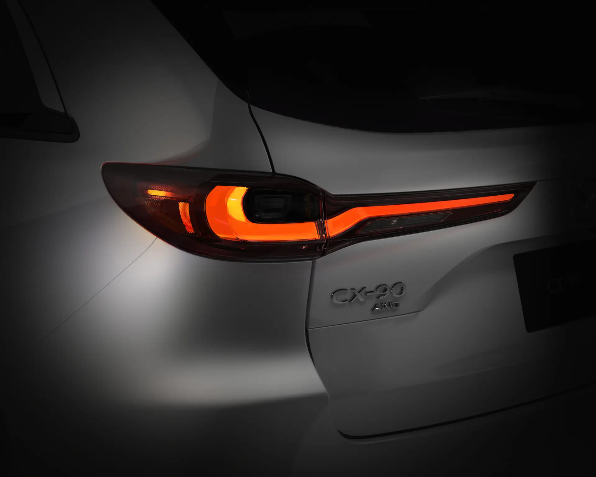 RS64092_KKL1_KDMKLA2_Mazda_CX-90_2023_versiones_Grand_Touring_LX_Retocadas_Exterior_Blanco_Rhodium_002