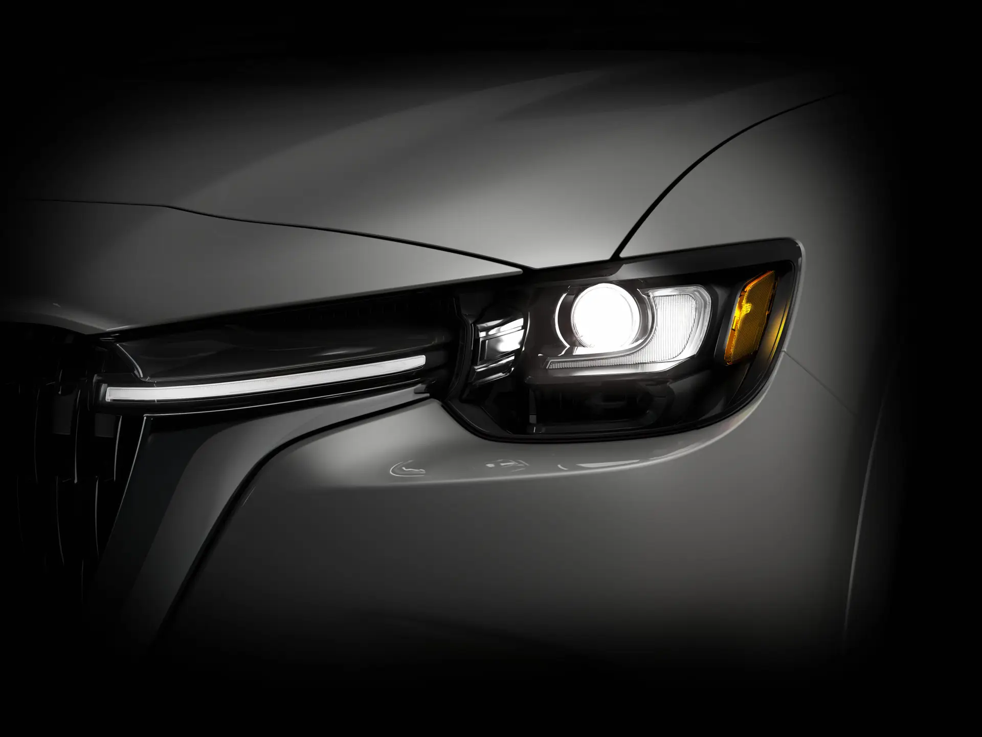 RS64097_KKL1_KDMKLA2_Mazda_CX-90_2023_versiones_Grand_Touring_LX_Retocadas_Exterior_Blanco_Rhodium_003