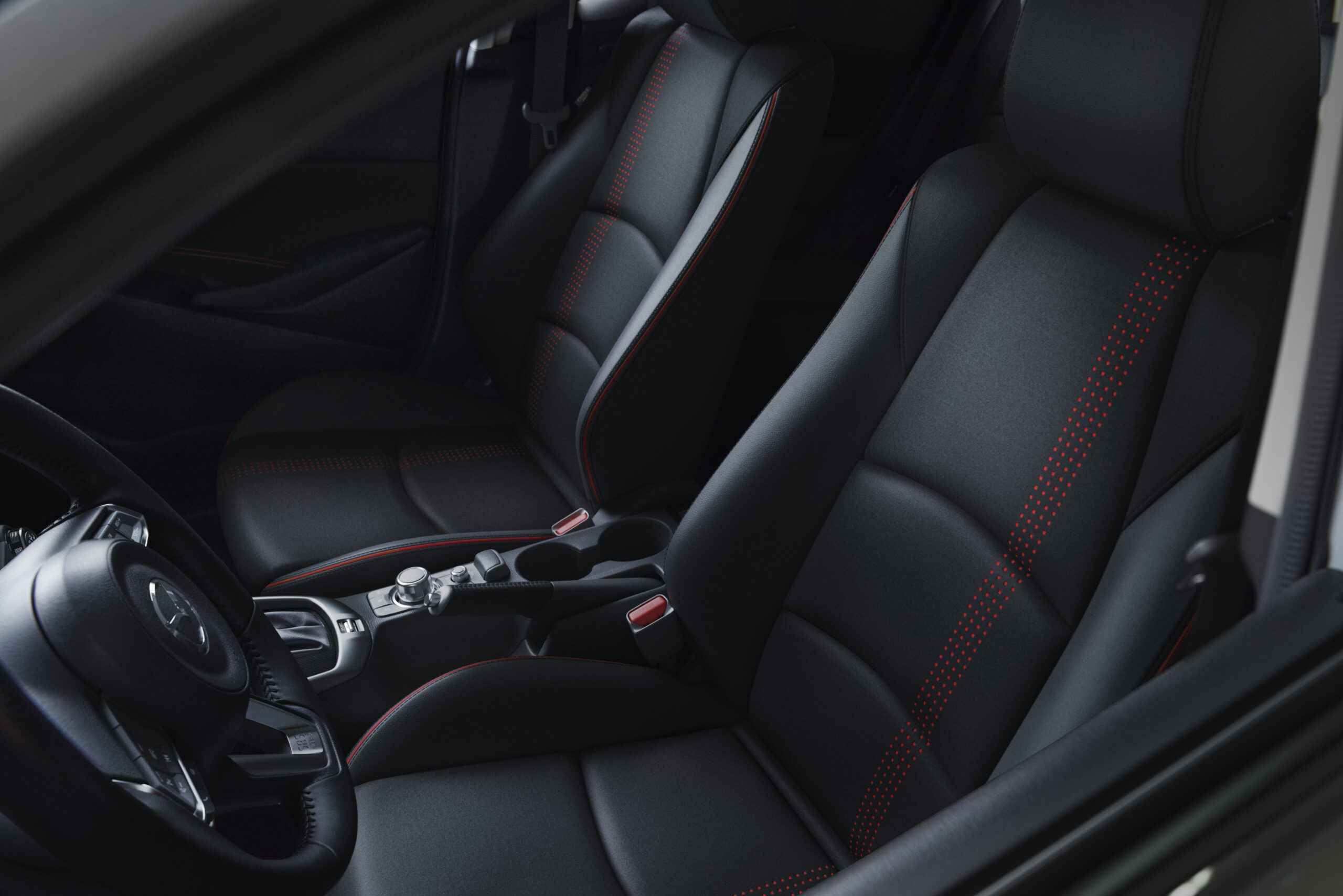 RS67336_DNFRLAB_Mazda2_Sedan_2023_versiones_Grand_Touring_LX_Retocadas_Interior_001