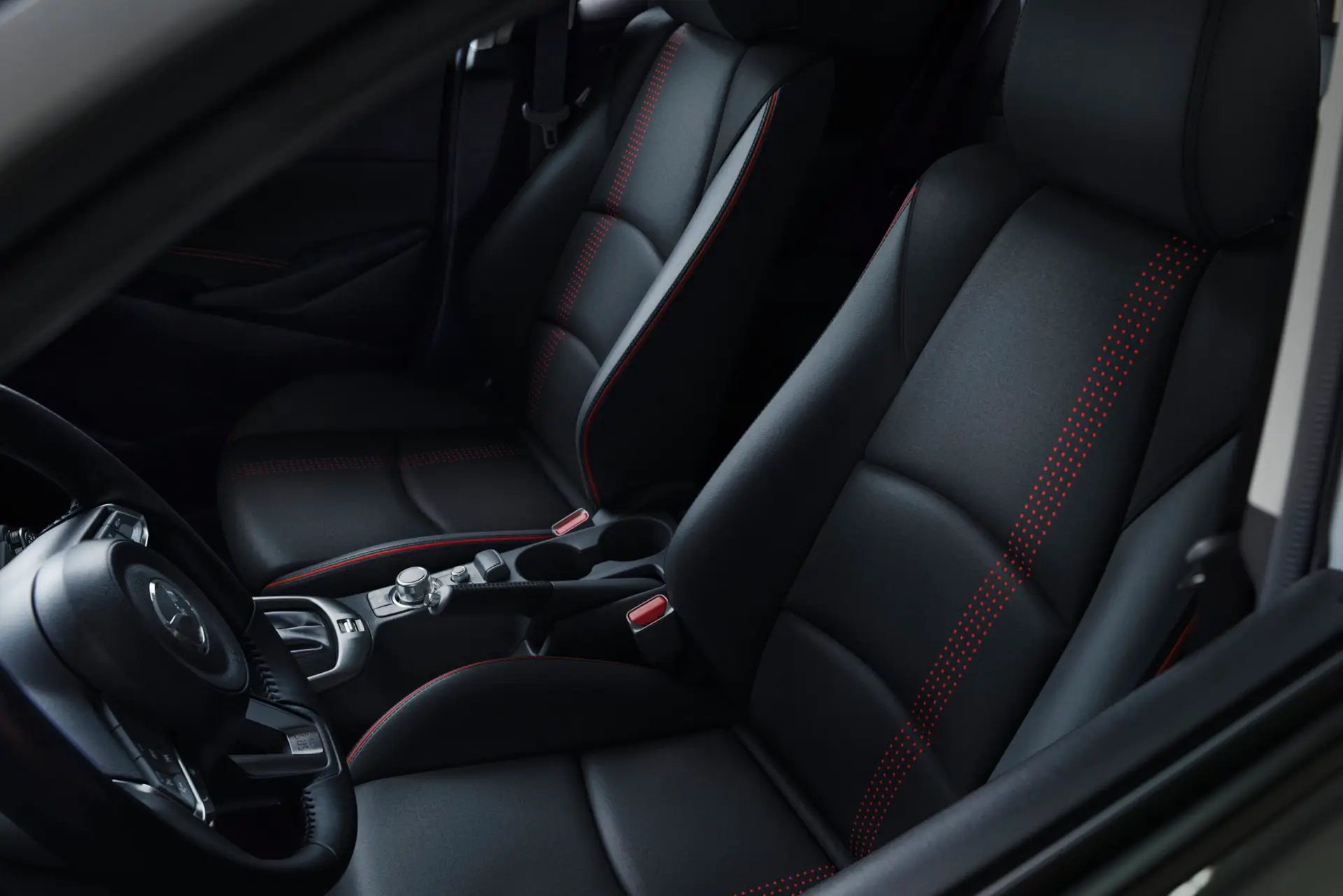 RS71787_DNFTLA4_Mazda2_Sport_2023_versiones_Grand_Touring_LX_Retocadas_Interior_005