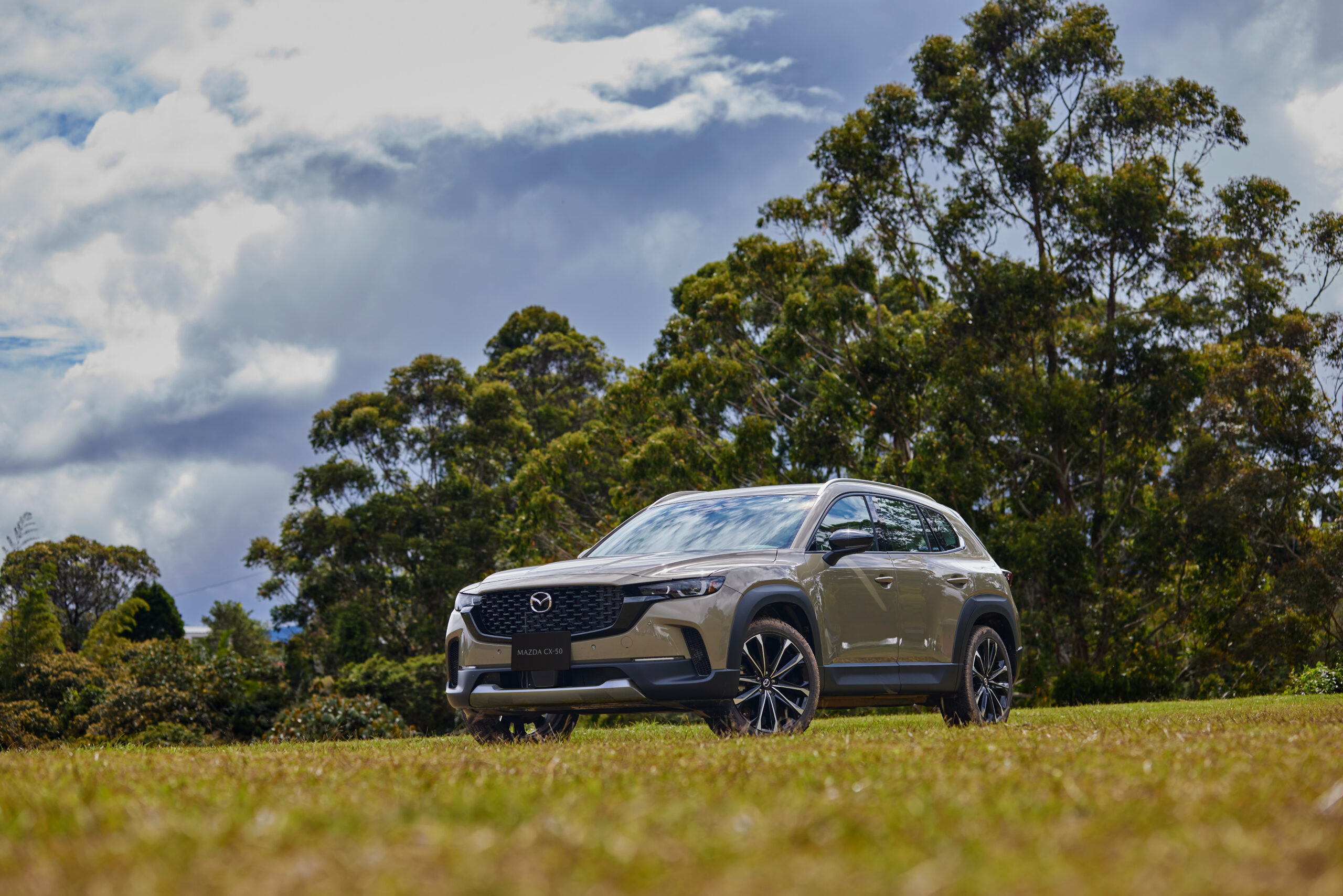 RS74450_VG06LAA_Mazda_CX-50_2024_Versiones_Grand_Touring_Signature_2.5L_Turbo_Exterior_002