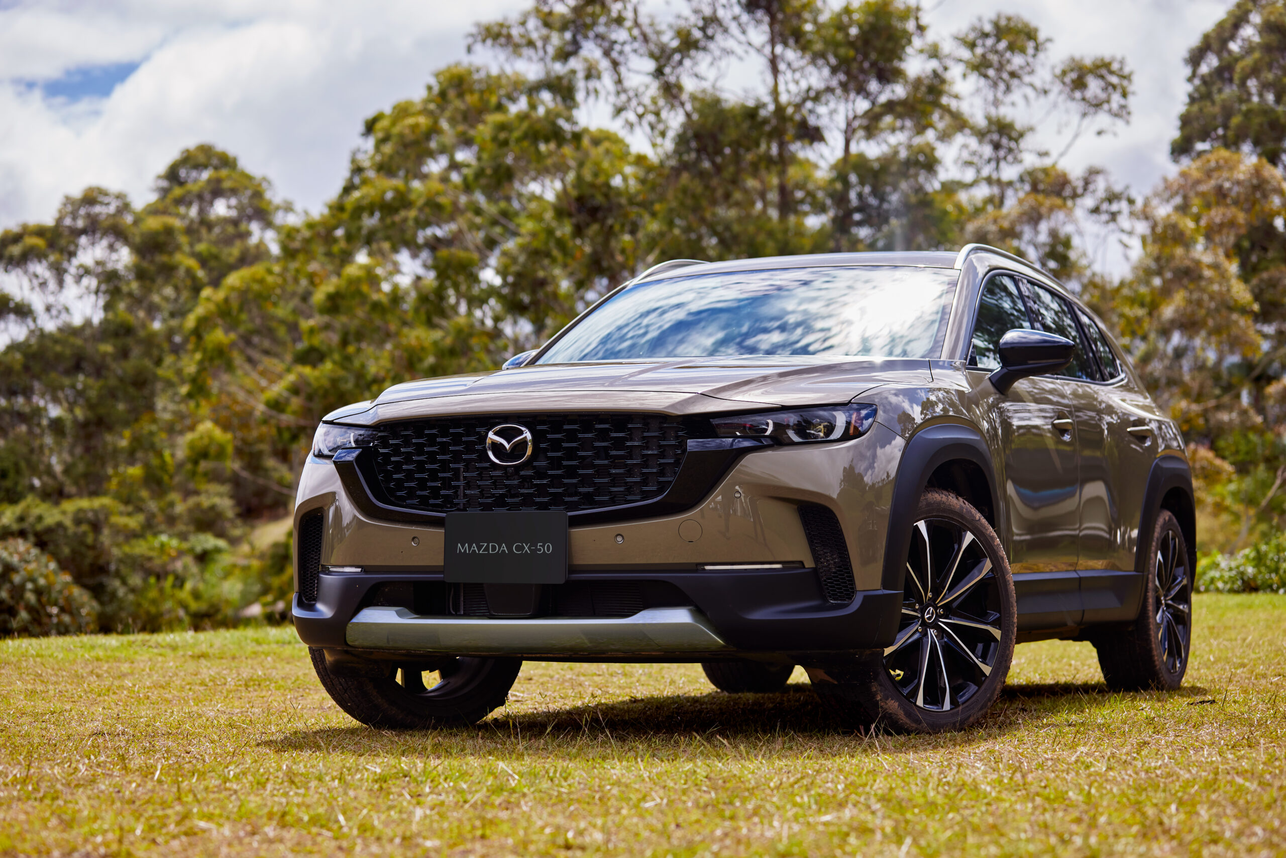 RS74451_VG06LAA_Mazda_CX-50_2024_Versiones_Grand_Touring_Signature_2.5L_Turbo_Exterior_003