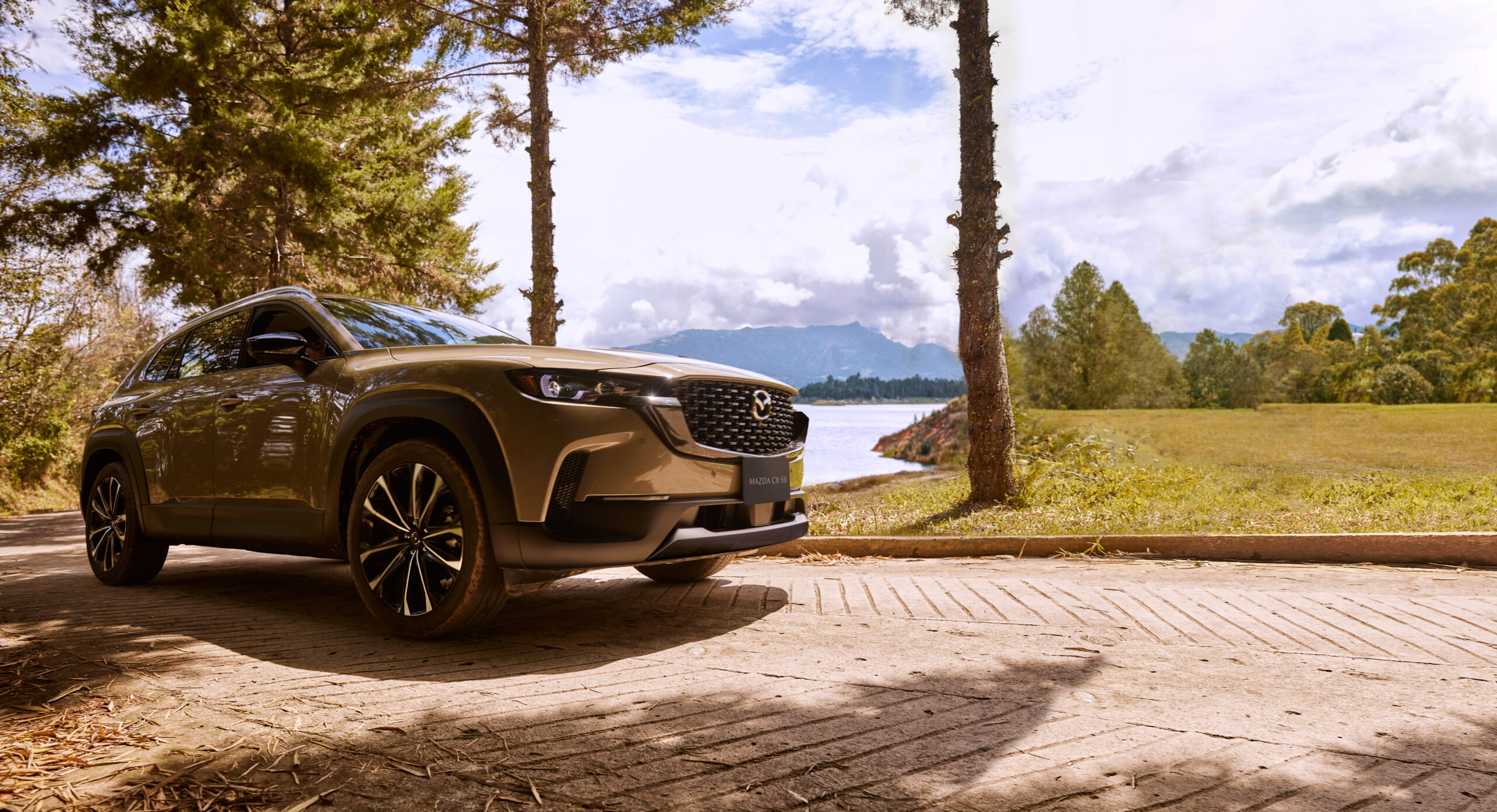 RS74454_VG06LAA_Mazda_CX-50_2024_Versiones_Grand_Touring_Signature_2.5L_Turbo_Exterior_004