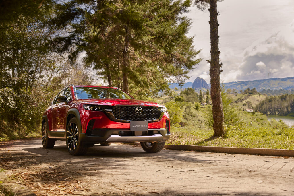 RS74456_VG06LAA_Mazda_CX-50_2024_Versiones_Grand_Touring_Signature_2.5L_Turbo_Exterior_005